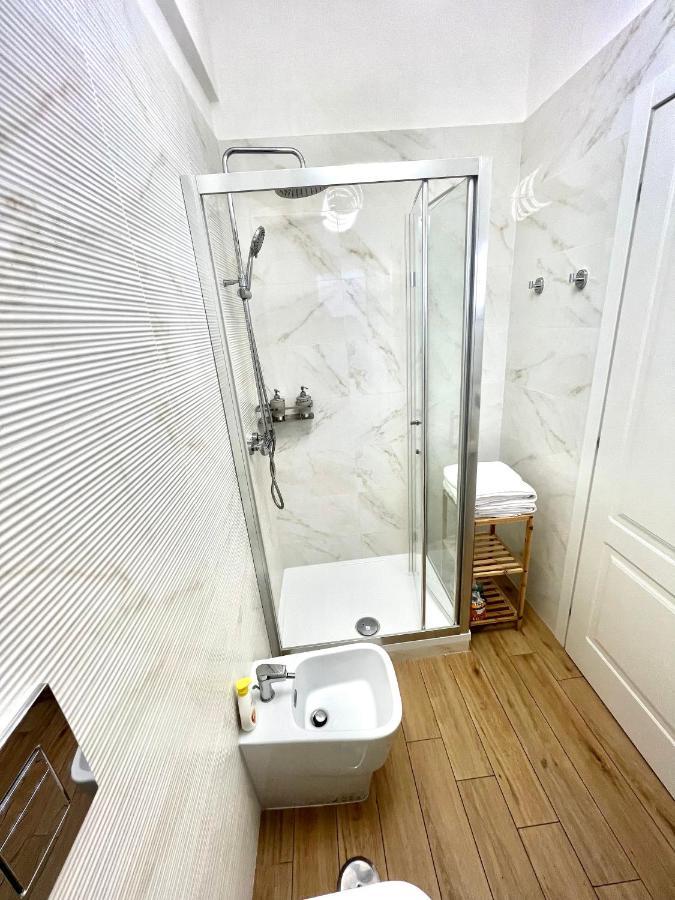 كروتوني Rooms Lungomare المظهر الخارجي الصورة